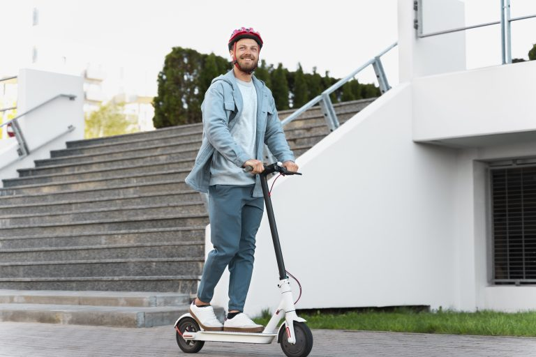 Electric scooters Quebec helmet - Laval Weekly